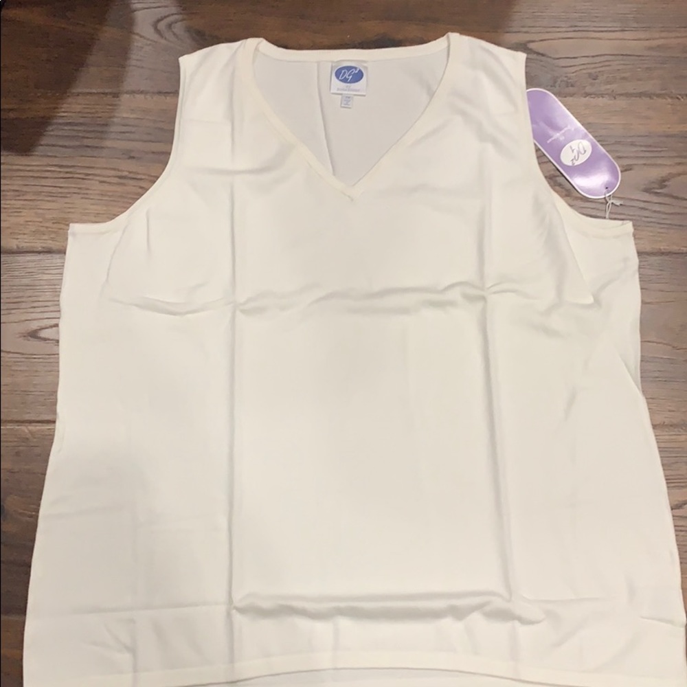 DG2 by Diane Gilman off white sleeveless knit